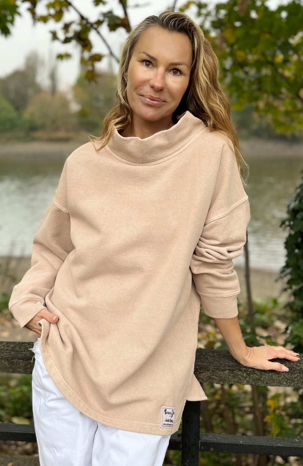 HIGH NECK SWEATSHIRT - Pale Taupe