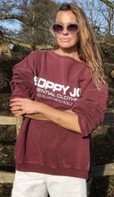 Load image into Gallery viewer, 05 CLASSIC SQUARE SWEATSHIRT - BURGUNDY
